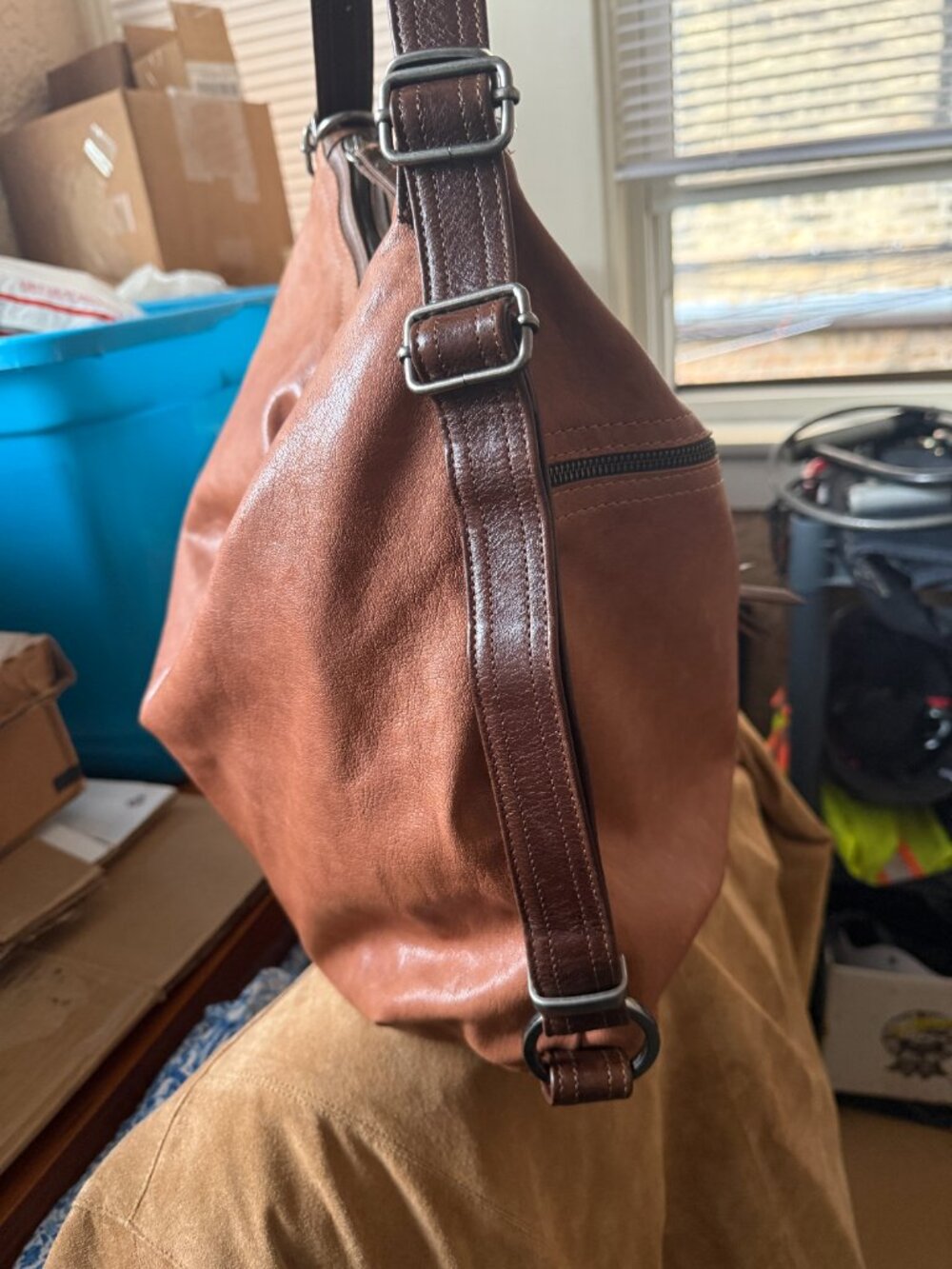 Rough & Tumble XL Hobo - Picture 4 of 11